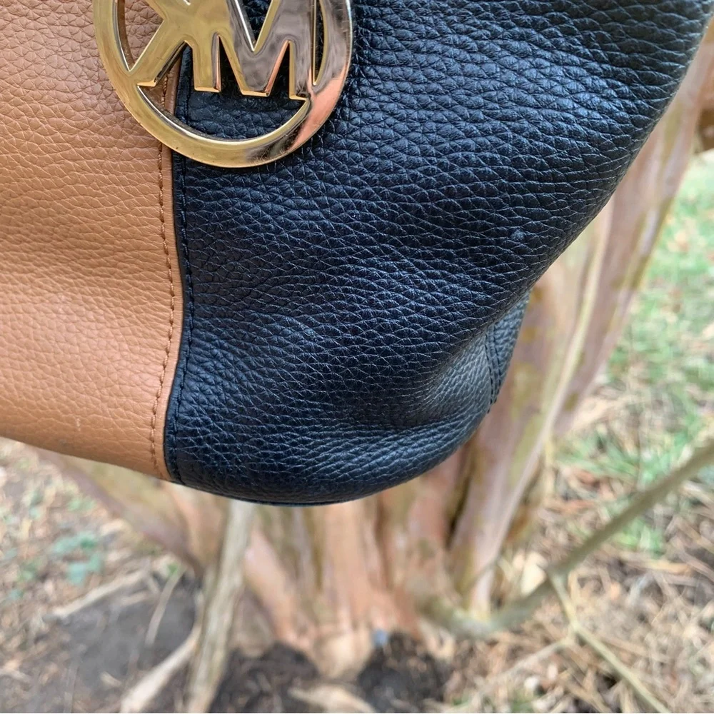 Michael Kors Large Pebble Leather Color Block Shoulder Bag in Black/Tan